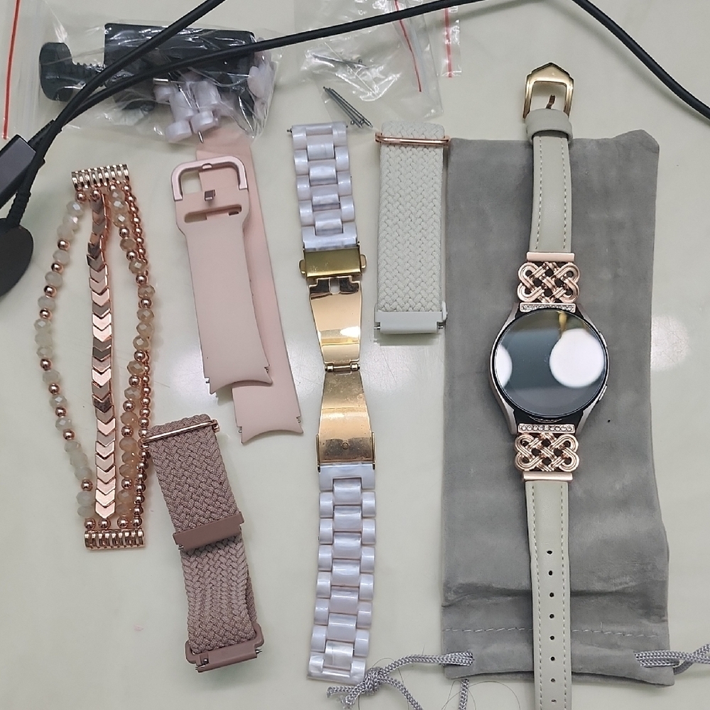 Samsung 40mm Rose Gold Galaxy Smart Watch 5 With Bands
